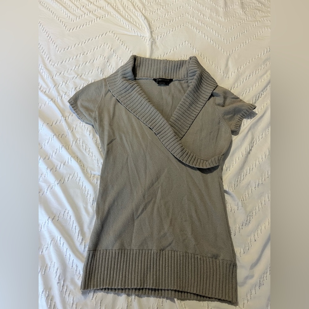 BCBG Max Azria short sleeve sweater size L